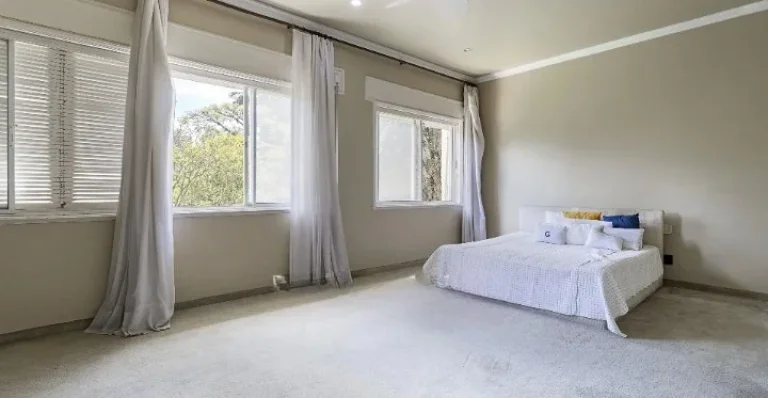 Imagem Casa Jardim América - 630M² 4 Dorms, 1 Suíte, 2 Salas, 6 Vagas, Dependência de Serviço Completa, Academia, Área Gourmet, Jardim.
