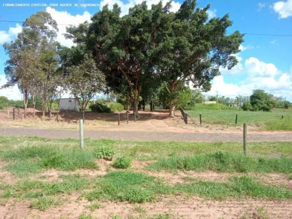 Imagem Chácara para Venda em Flórida, Zona Rural, 4 dormitórios, 1 suíte, 2 banheiros, 3 vagas