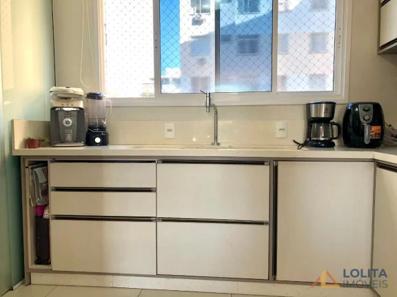 Imagem Apartamento à venda próximo à praça Getúlio Vargas no Centro de Florianópolis/SC