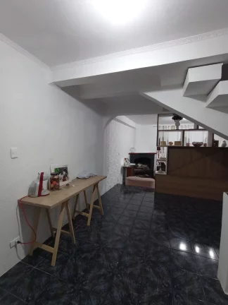 Imagem Sobrado a venda com 3 dorms sendo 1 suíte - Jardim Colonial