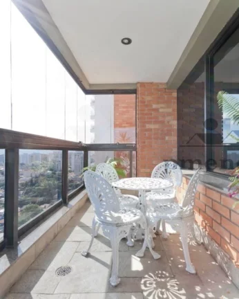 Apartamento com living para 03 ambientes, vista panorâmica, piso de tacos, lavabo, sala íntima, 4 ...