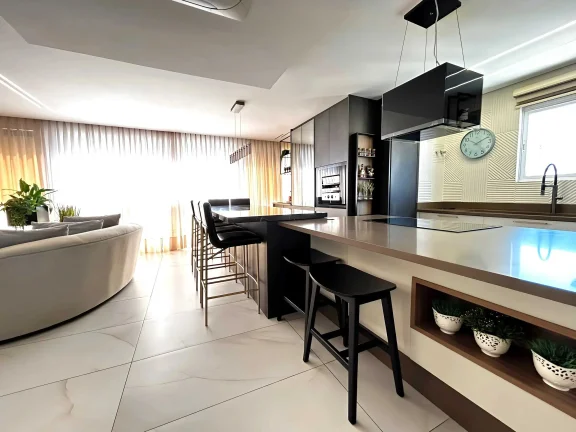Imagem Apartamento vista mar com 3 suítes sendo 1 master e 3 vagas de garagem em Balneário Camboriú/SC