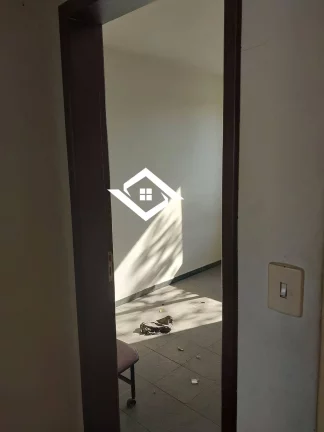Imagem Alugo apartamento no Condomínio Toulon