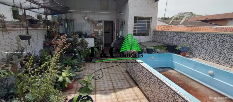 Imagem Casa para Venda em Araras, Parque das Árvores, 5 dormitórios, 1 suíte, 2 banheiros, 2 vagas