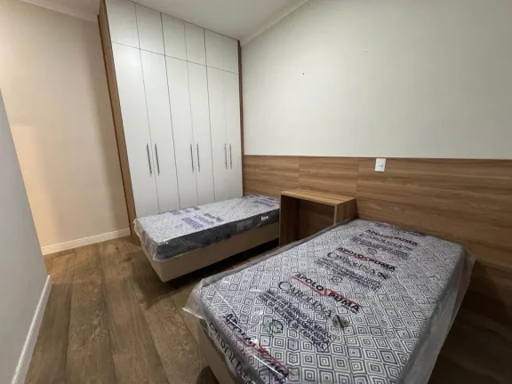 Imagem Casa térrea moderna e completa em condomínio fechado, semi mobiliada.
