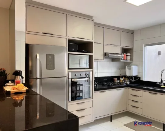 Imagem VENDO CASA DE 2 SUÍTE NO SIM