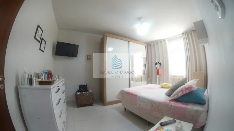 Imagem Venda de casa em São Francisco, Niterói-RJ: 2 quartos, 1 suíte, 2 salas, 3 banheiros, 4 vagas de garagem, 100m². Confira!