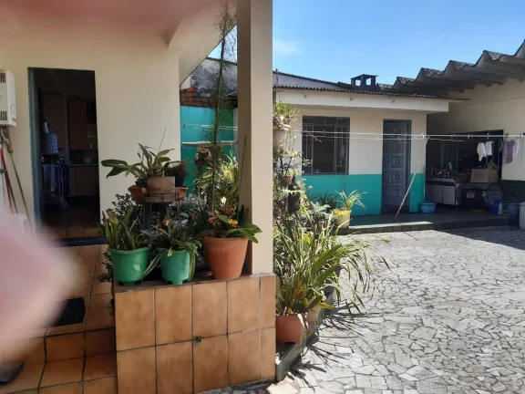 Imagem Terreno com Amplo Sobrado Não Averbado no Guaira