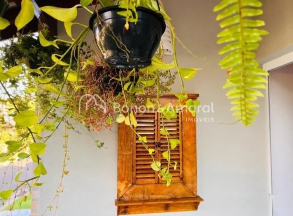 Imagem Excelente casa à venda em condomínio fechado em Valinhos/SP, com segurança 24 horas e área verde...