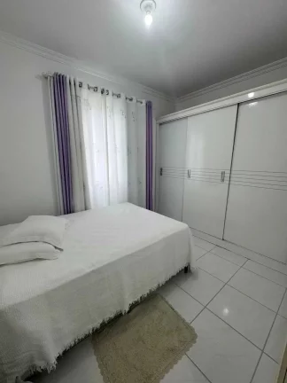 Imagem Sobrado com 4 dormitórios amplos sendo 1 suíte e 4 vagas - Bom Retiro, Joinville/SC