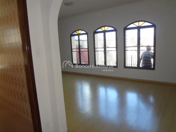 Imagem Casa Vila Nogueira,Campinas. com 3 quartos, sala 2 ambientes, Wc com blindex.
ótima localização