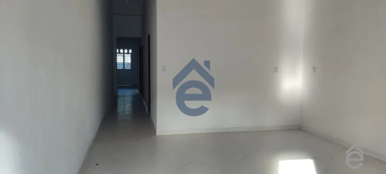 Imagem Casa à venda na Ponta Grossa, frente para 2 ruas, arejado, 2/4, ótimo local