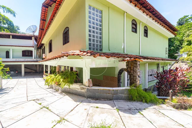 Imagem CASA com 4 SUÍTES em Itaipu/Niteroi - R$ 980.000 - 1.960m²