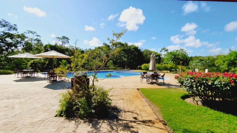 Imagem Lote em condomínio com 700m² , localizado no privilegiado bairro Praia do Forte em Mata de São João-BA