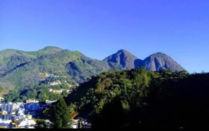 Imagem VENDO ESTA LINDA CASA NO CENTRO DE NOVA FRIBURGO.