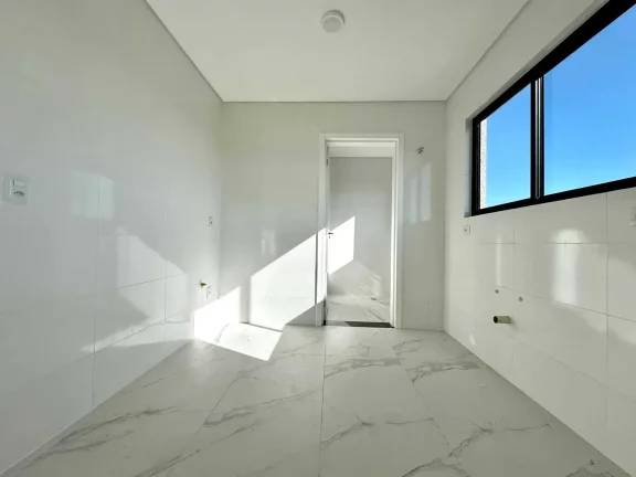 Imagem Cobertura Duplex com 3 dormitórios sendo 1 suíte e 2 vagas no bairro Bom Jesus -São José dos Pinhais