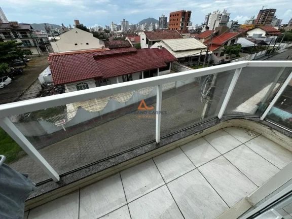 Imagem Apartamento com 2 quartos sendo 1 suíte, na Praia de Gravatá, Navegantes, próximo a praia. Adriano Carpes Imóveis vende.