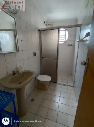 Imagem Imperdível cobertura de 2 quartos com suite e 2 vagas de garagem em Praia Grande-SP!
