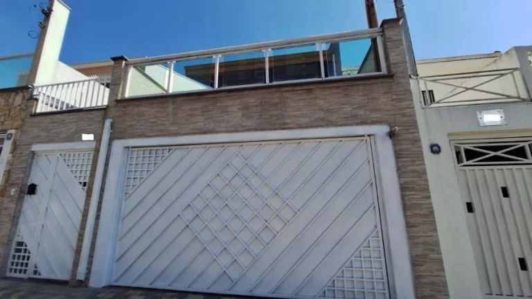 Sobrado com piscina, próximo ao Metrô Penha