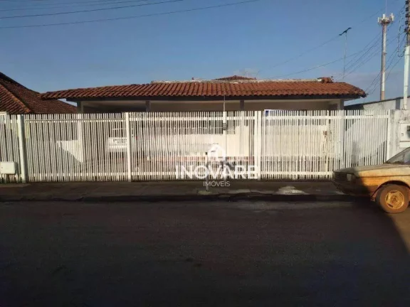 Imagem Casa com 5 dormitórios à venda, 250 m² por R$ 750.000,00 - Setor Central - Itumbiara/GO