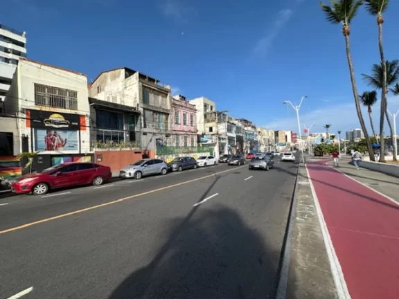 Imagem A 5ª Avenida imóveis selecionou esse prédio Comercial a venda, Localizado no melhor ponto comercial e movimentado do Rio Vermelho: Praia da Paciência