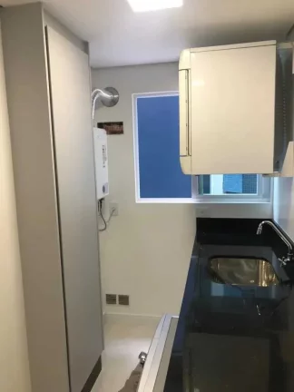 Imagem Apartamento quadra mar com 3 dormitórios e 2 vagas em Balneário Camboriú/SC