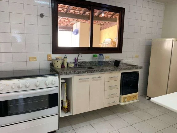 Imagem Casa em Condomínio com 3 quartos, 3 vagas, aceita financiamento.