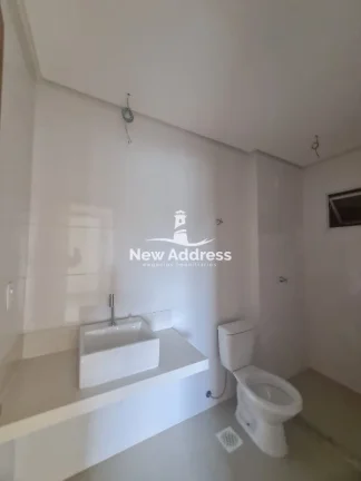 Imagem Apartamento na Praia da Costa com 120m², 3 quartos (1 suíte), 3 vagas, varandas e lazer completo. Andar alto, perto do Shopping Praia da Costa!