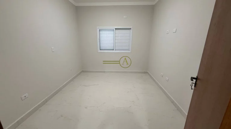 Imagem SOMENTE 200 METROS DA PRAIA - Casa térrea á venda com linda decoração e mar