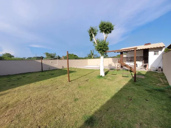 Imagem Casa com excelente quintal e área gourmet/ lazer com mini parquinho.