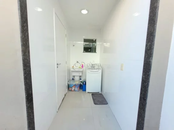 Imagem Linda casa triplex a venda no São Marcos com 3 quartos, suíte e quintal!