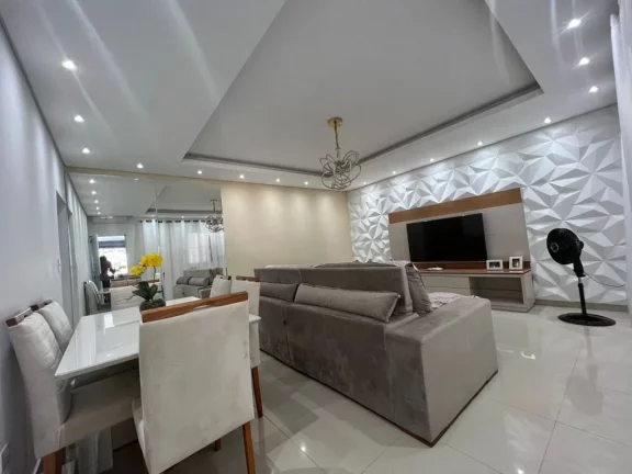 Imagem LINDA CASA REFORMADA PRAIA DO GUAIUBA, PISCINA E ÁREA GOURMET.