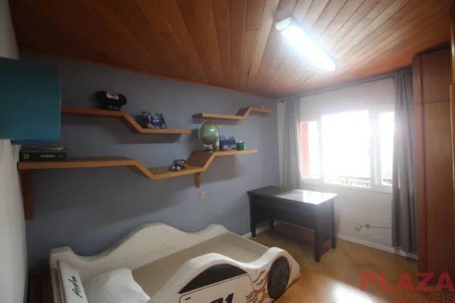 Imagem Casa no Centro | 9 Dormitórios | 4 Vagas | 300m² de Terreno | Permuta Menor | Balneário Camboriú – SC
