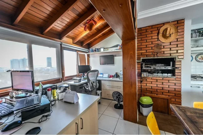 Imagem Cobertura com 4 Quartos à Venda, 234 m² em Cristal - Porto Alegre
