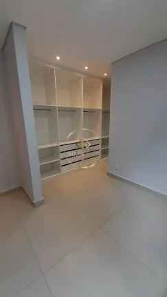 Imagem Casa térrea, 3 Dormitórios (1 suíte), 4 vagas, 300m2, Condomínio Malibu.