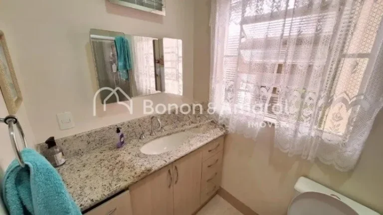 Imagem Casa térrea à venda no Parque Taquaral. O imóvel conta com 3 quartos, 2 banheiros, sala, copa, co...