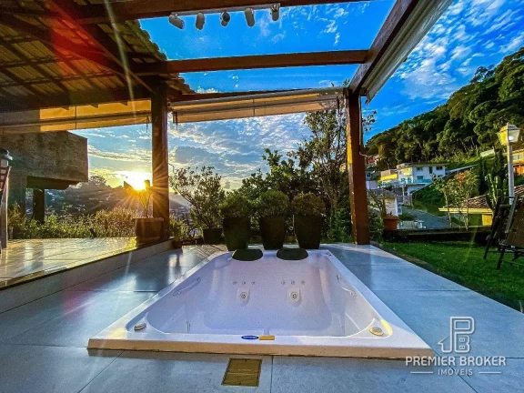 Imagem Casa à venda, 307 m² por R$ 1.800.000,00 - Tijuca - Teresópolis/RJ