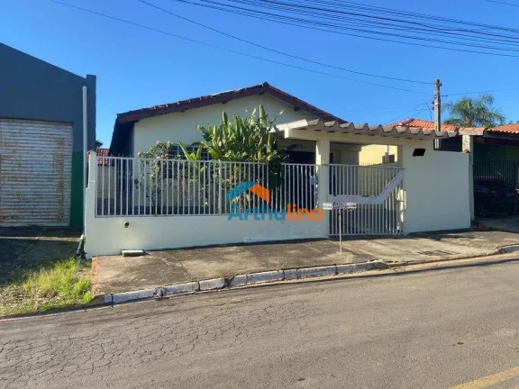 Casa com 4 dormitórios, 185 m² - venda por R$ 300.000 - Centro - Porangaba/SP
