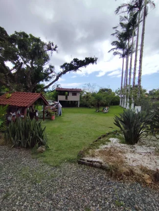 Imagem Outros com 5 dormitórios sendo 1 suíte e 2 vagas de garagem em Araquari/SC