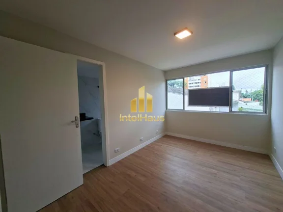 Imagem Apresentamos um excelente apartamento totalmente reformado e pronto para morar no bairro Água Verde...