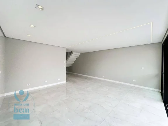 Imagem Maravilhoso Sobrado com 3 dormitórios à venda, 195 m² por R$ 990.000 - Capão da Imbuia - Curitiba/PR