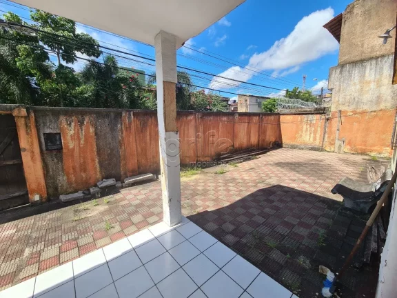 Imagem Excelente casa de esquina, bem ventilada, em ótima localização no Rodolfo Teófilo próximo ao Co...