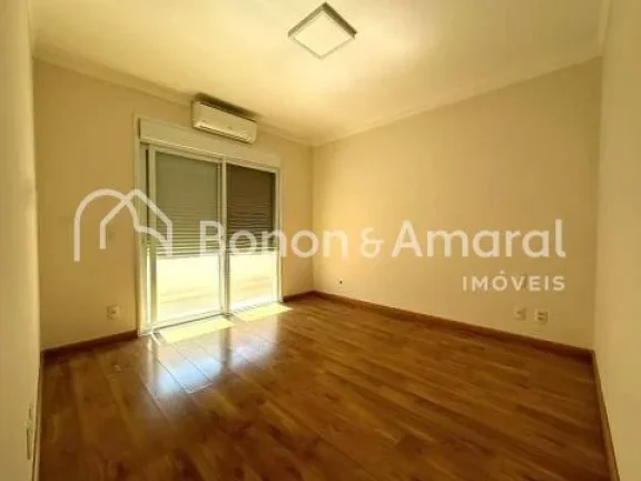 Imagem Imóvel amplo à venda com 4 quartos, sendo 4 suítes e 5 banheiros e 1 lavabo. Este imóvel está b...