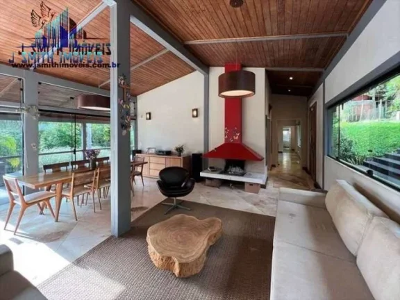 Imagem Casa LINDA TÉRREA! Impecável. Elementos rústicos! 3 suítes. Terreno 2.500m²