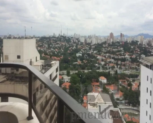 Imagem Apartamento todo iluminado e com varandas na melhor rua do bairro de Higienópolis. Muito espaçoso,...