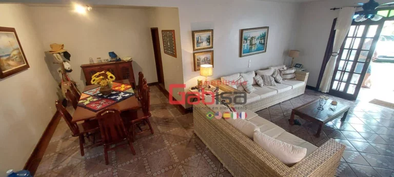 Imagem Casa com 5 dormitórios à venda, 200 m² por R$ 1.400.000,00 - Centro - Arraial do Cabo/RJ