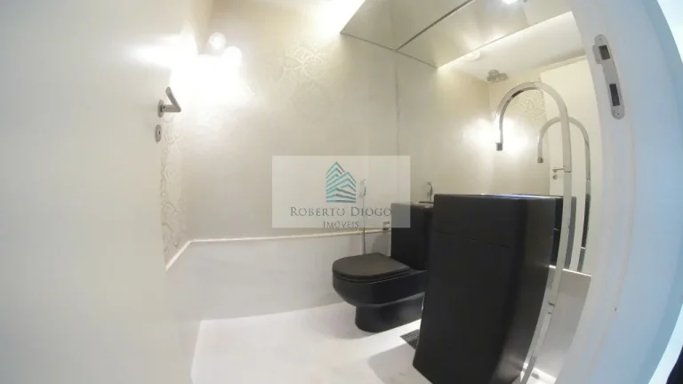 Imagem Apartamento de Luxo à Venda em Icaraí, Niterói-RJ: 4 Quartos, 3 Suítes, 3 Vagas de Garagem - 158m² de Puro Conforto!
