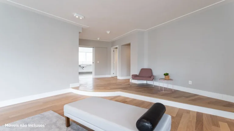 Imagem Apartamento 306M² Reformado, 4Q, 3 Suítes, 2 Salas, 3 Banheiros, 4 Vagas, Lavabo, Varanda, Piscina, Academia, Churrasqueira, Salão de Festas e Jogos.