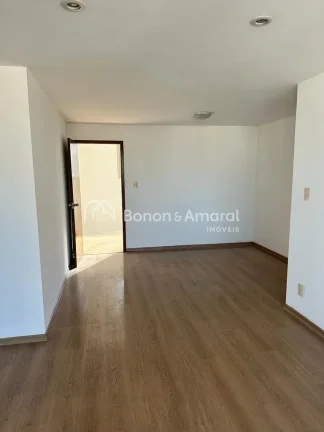 Imagem Em localização privilegiada, este apartamento oferece ambientes amplos, bem arejados e iluminados ...