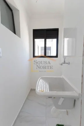 Imagem Apartamento com 33,70m², dispõe de 2 dormitórios, 1 banheiro, sala dois ambientes, cozinha com ga...